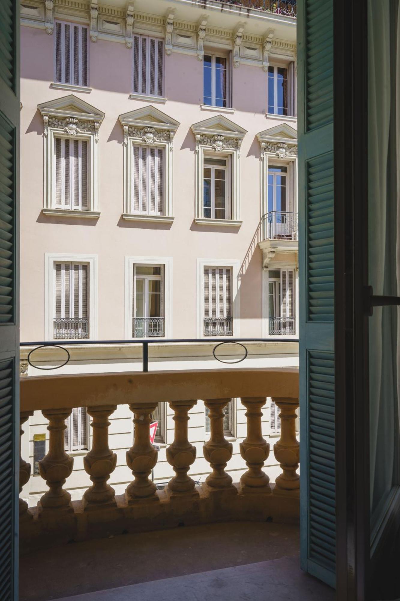 Habitación Doble Estándar con bañera y balcón